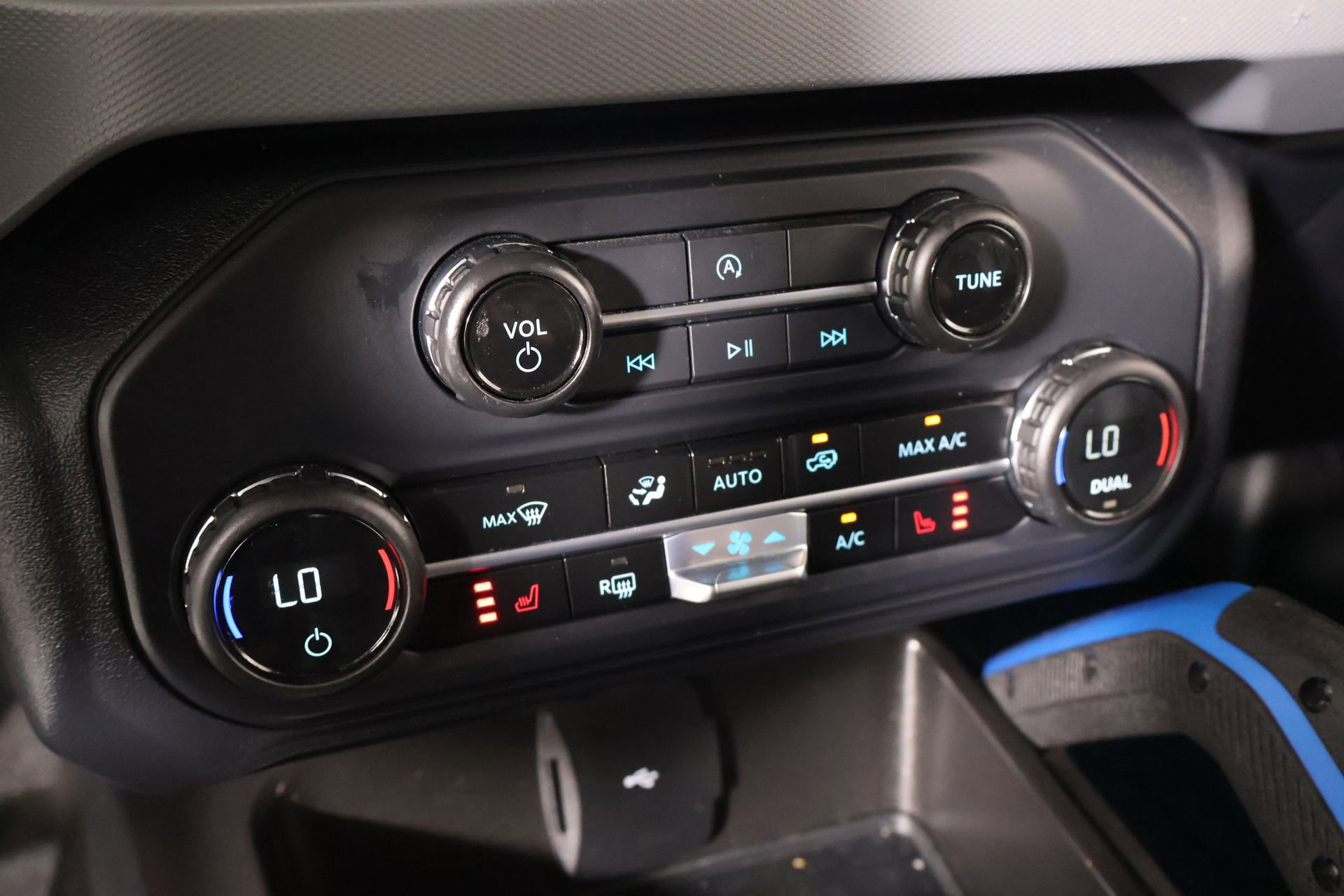 Used 2023 Ford Bronco Black Diamond AWD/4WD image 8