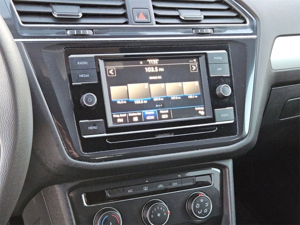 Used 2021 Volkswagen Tiguan S image 23