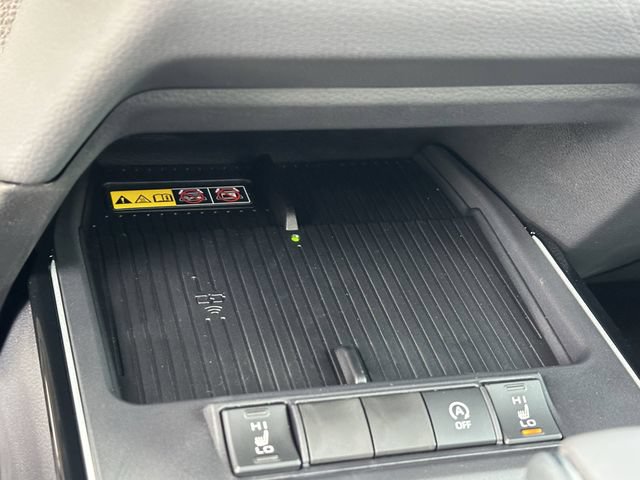 Used 2026 Toyota Corolla Cross XLE FWD image 21