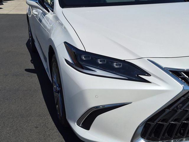 Used 2024 Lexus ES 300h w/ Accessory Package (Z1) FWD image 10