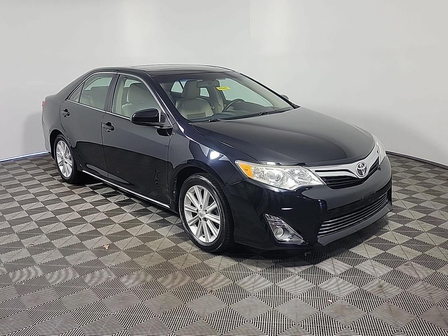 Used 2012 Toyota Camry XLE w/ Leather Pkg