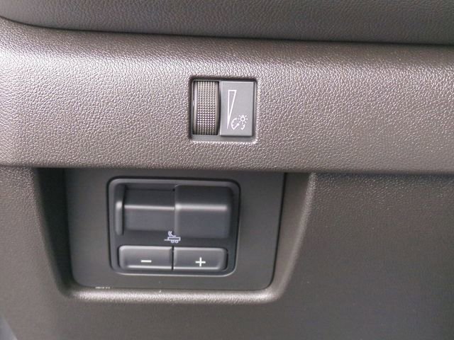 Used 2023 Chevrolet Colorado LT w/ LT Convenience Package AWD/4WD image 18