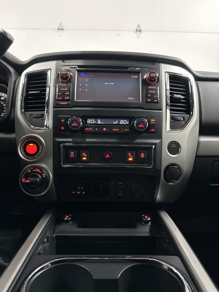 Used 2017 Nissan Titan PRO-4X w/ Pro-4x Convenience Package AWD/4WD image 25