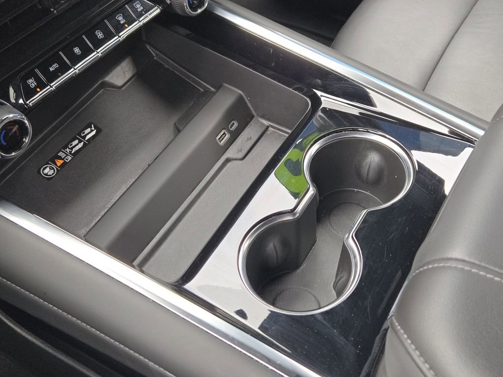 Used 2025 Chevrolet Tahoe Z71 AWD/4WD image 15