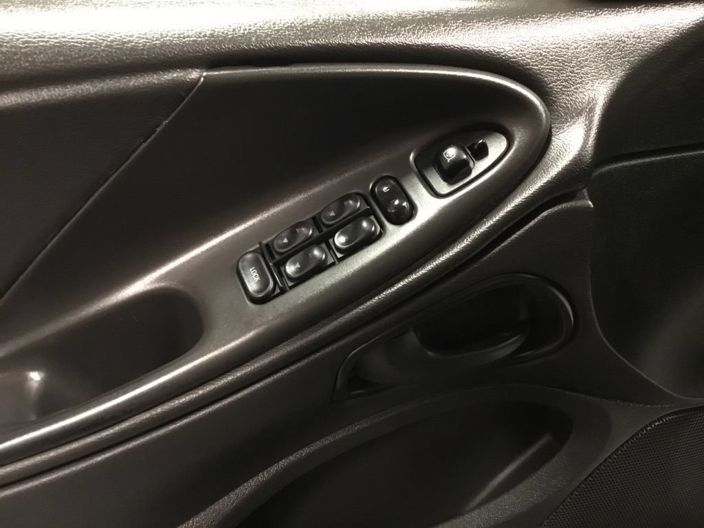 Used 2001 Ford Mustang Cobra RWD image 31