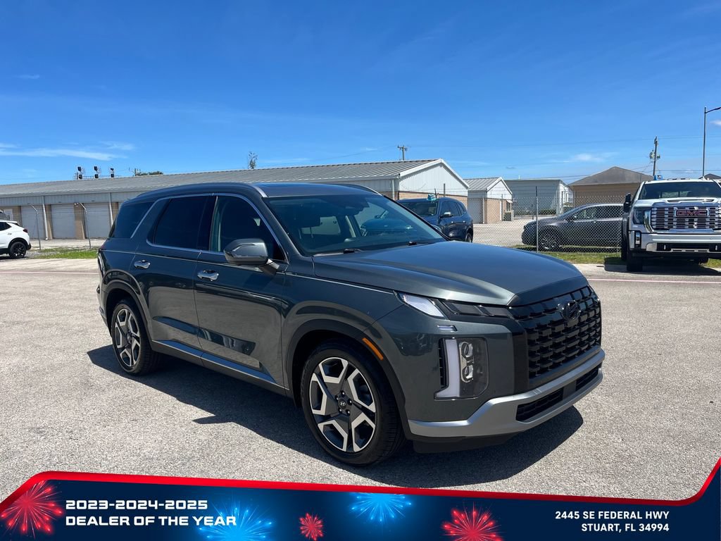 Used 2024 Hyundai Palisade Limited AWD/4WD image 2