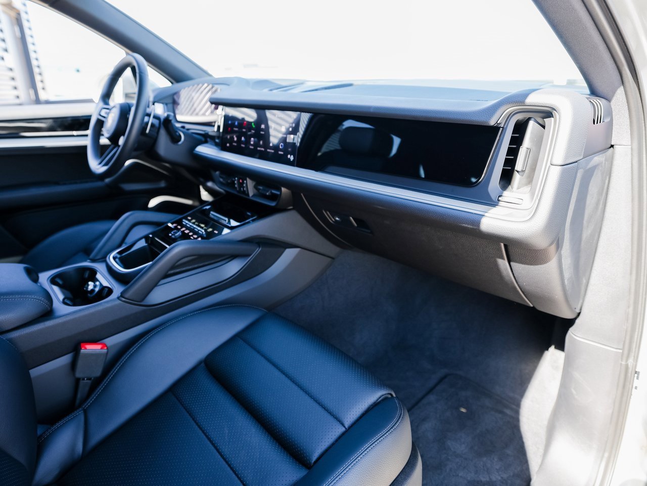 Certified 2025 Porsche Cayenne image 27