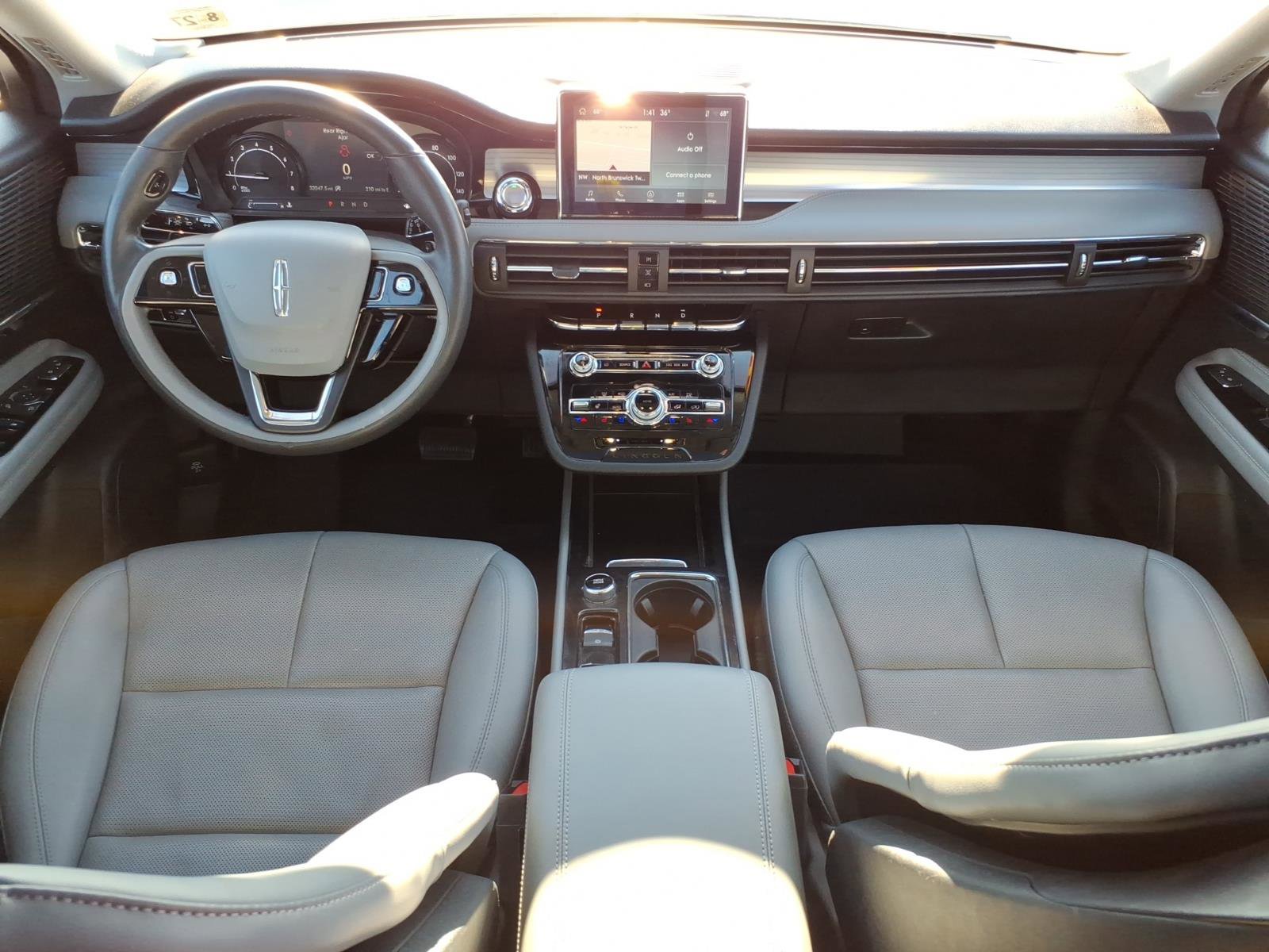 Used 2022 Lincoln Corsair AWD w/ Premium Package image 11