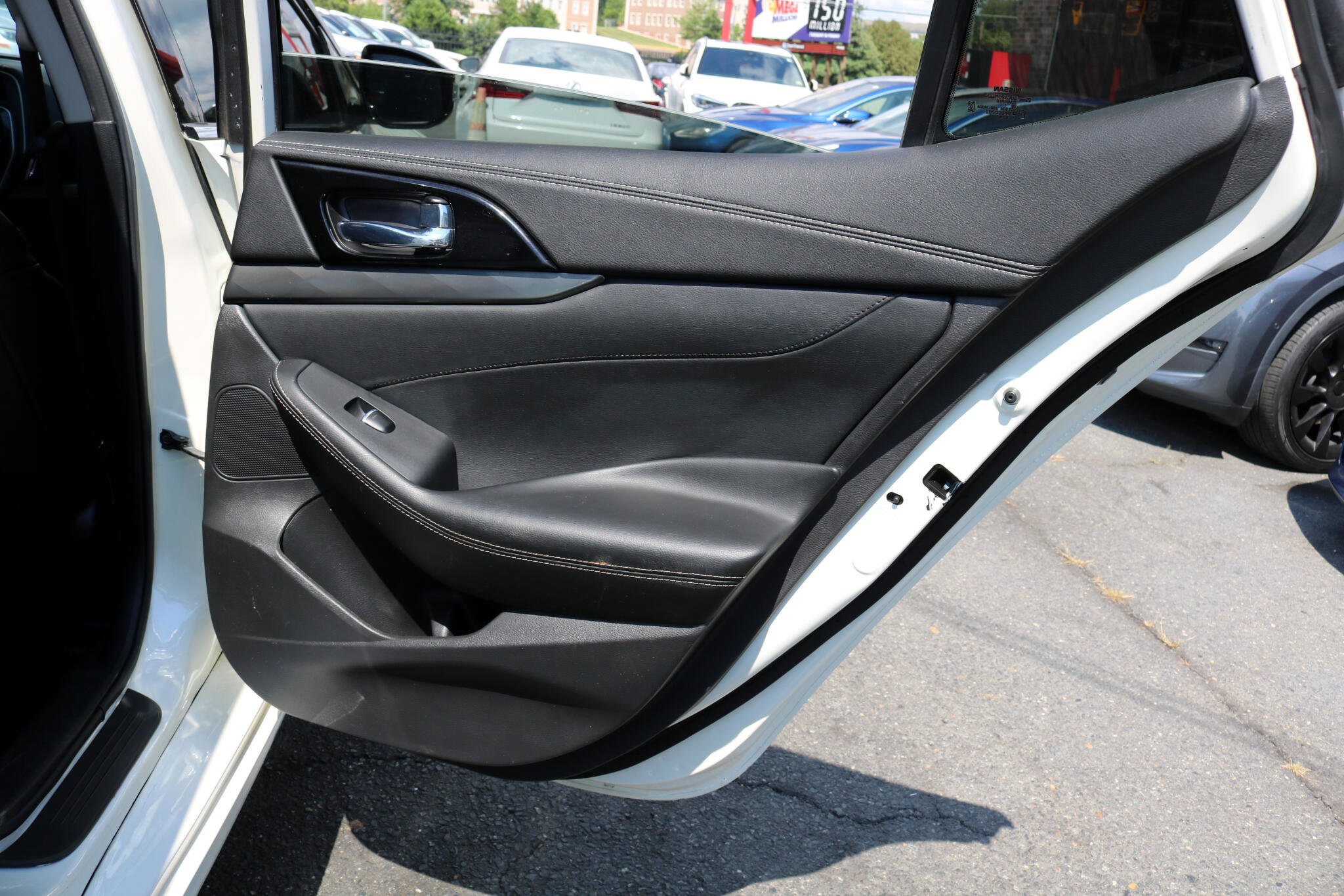 Used 2022 Nissan Maxima SV w/ Floor Mat Group image 31