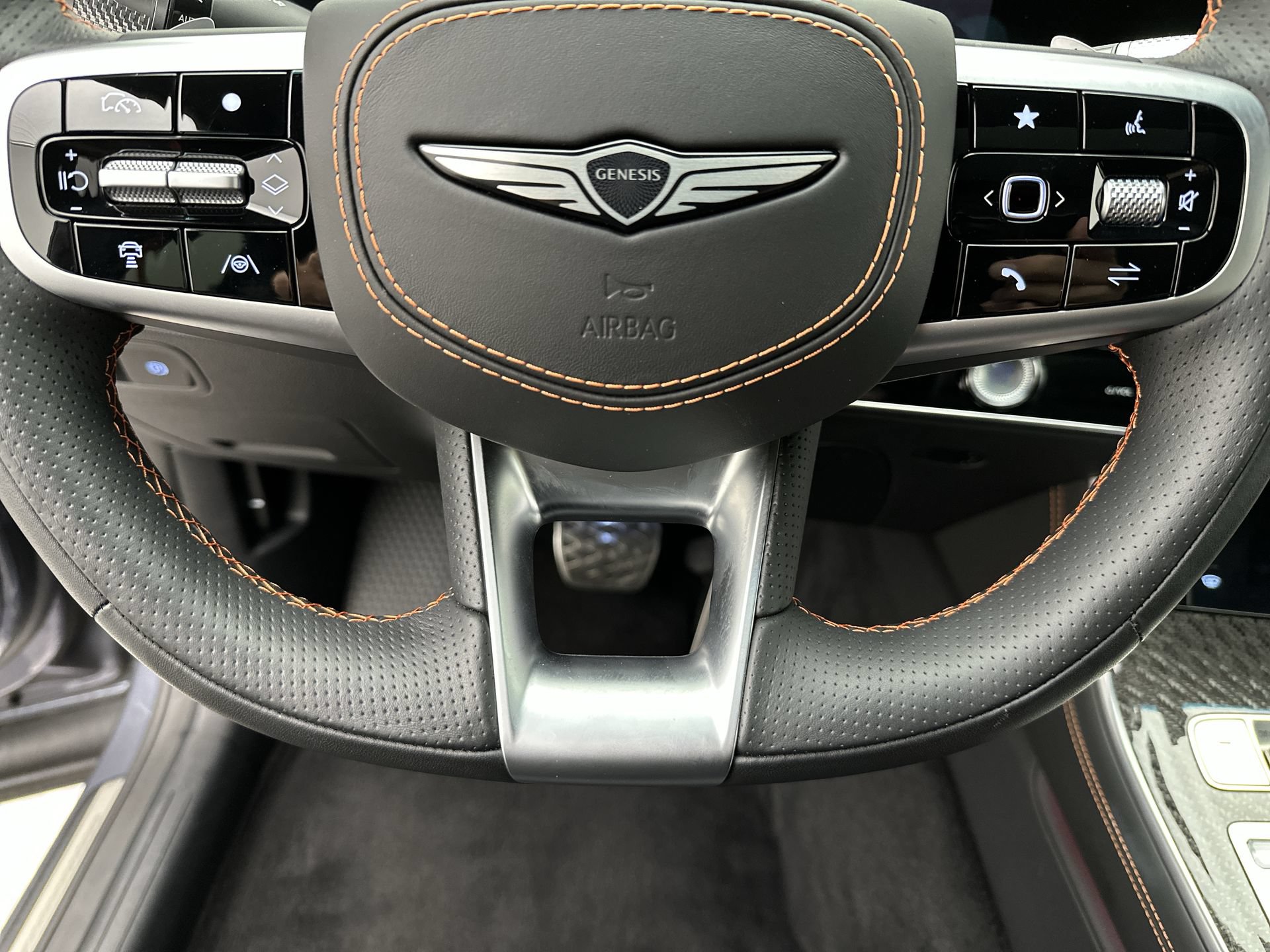 Certified 2026 Genesis GV70 3.5T Sport Prestige AWD/4WD image 14