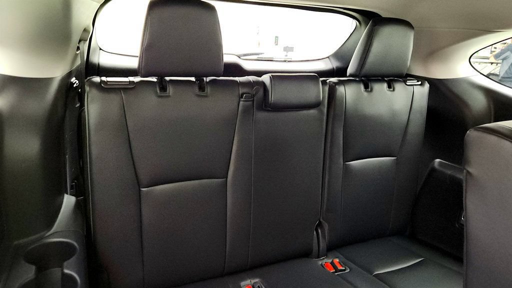 Used 2023 Toyota Highlander XLE AWD/4WD image 23
