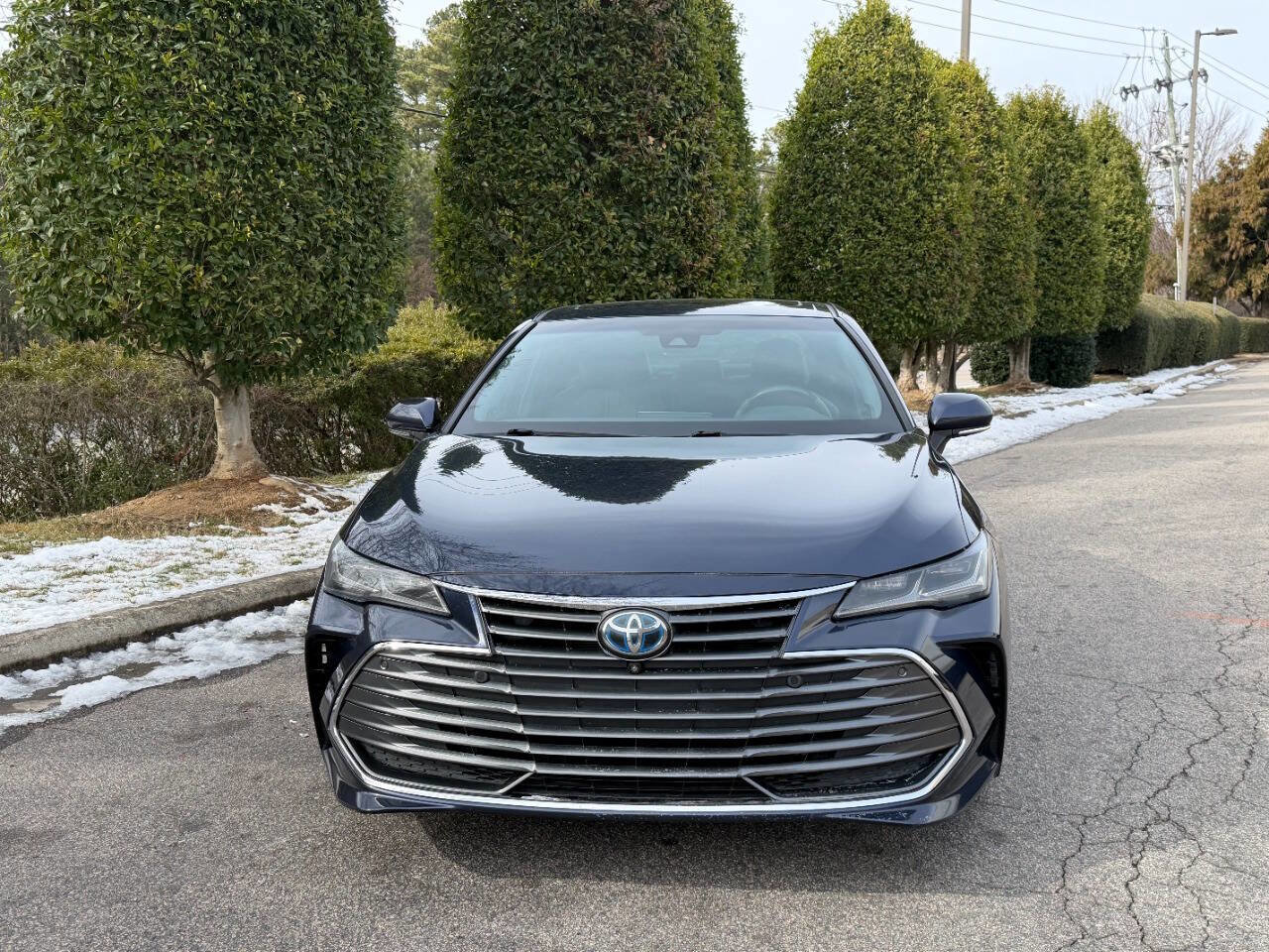 Used 2019 Toyota Avalon Limited image 3