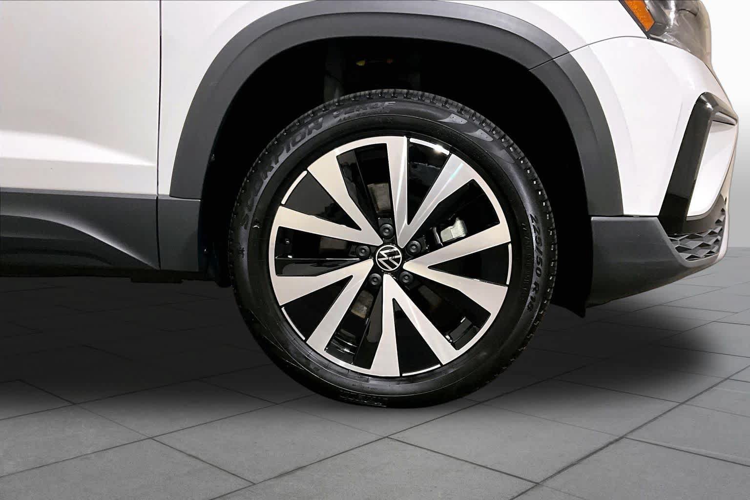 Used 2022 Volkswagen Taos SE AWD/4WD image 10