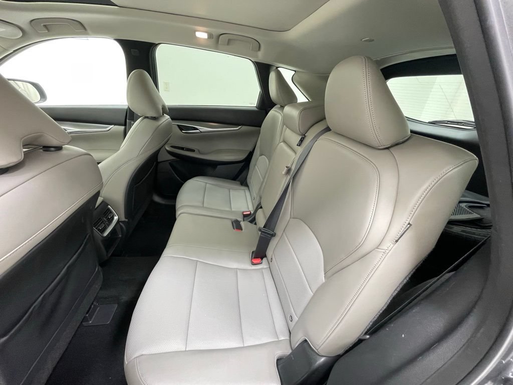 Used 2023 INFINITI QX50 Luxe AWD/4WD image 11