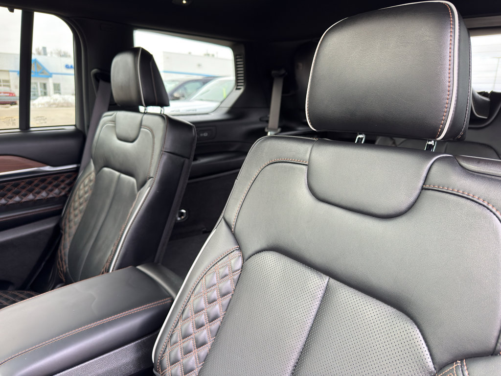 Used 2022 Jeep Grand Cherokee L Summit w/ Advanced Protech Group IV AWD/4WD image 36