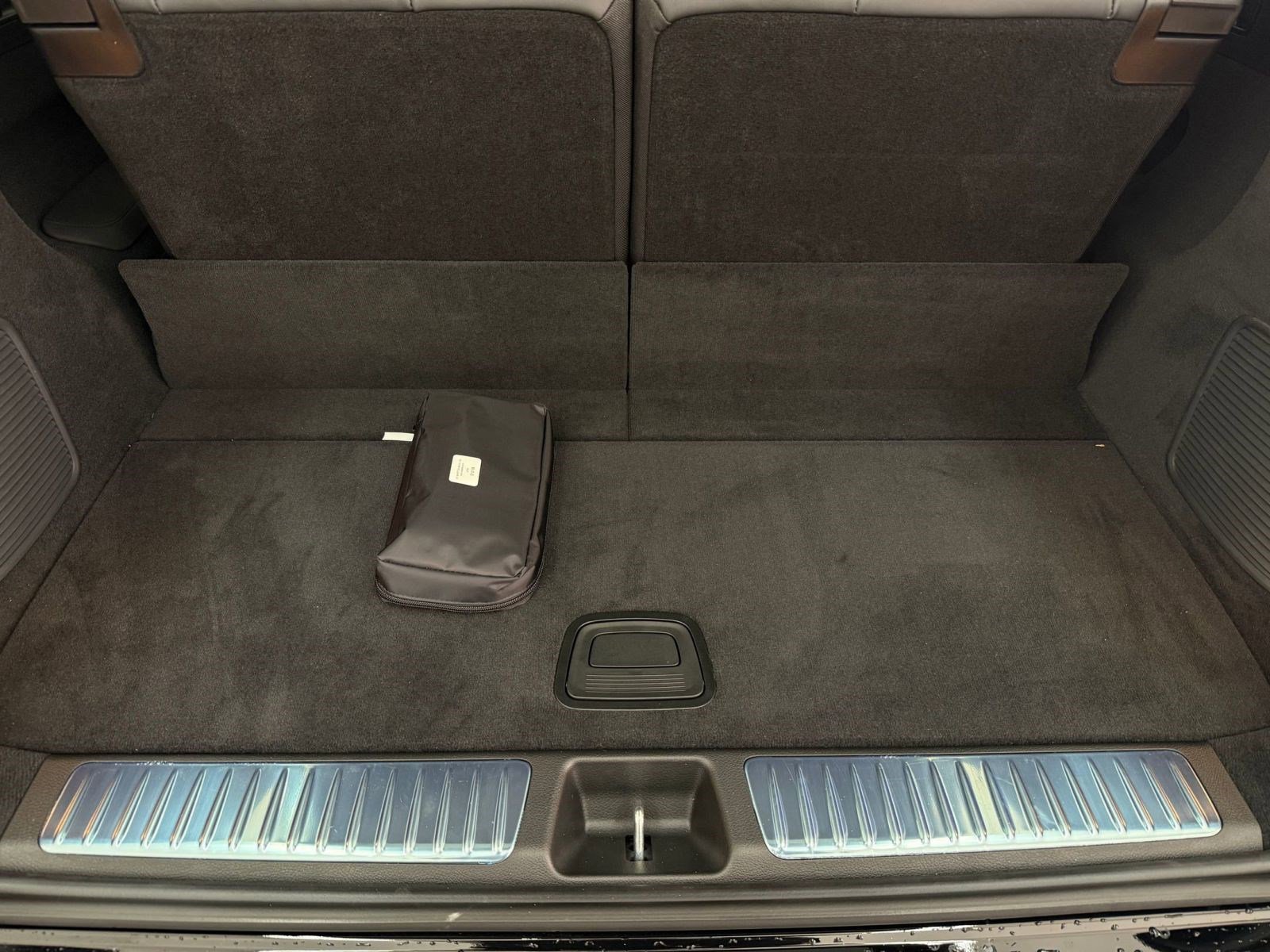 New 2026 Mercedes-Benz EQS 550 4MATIC SUV image 31