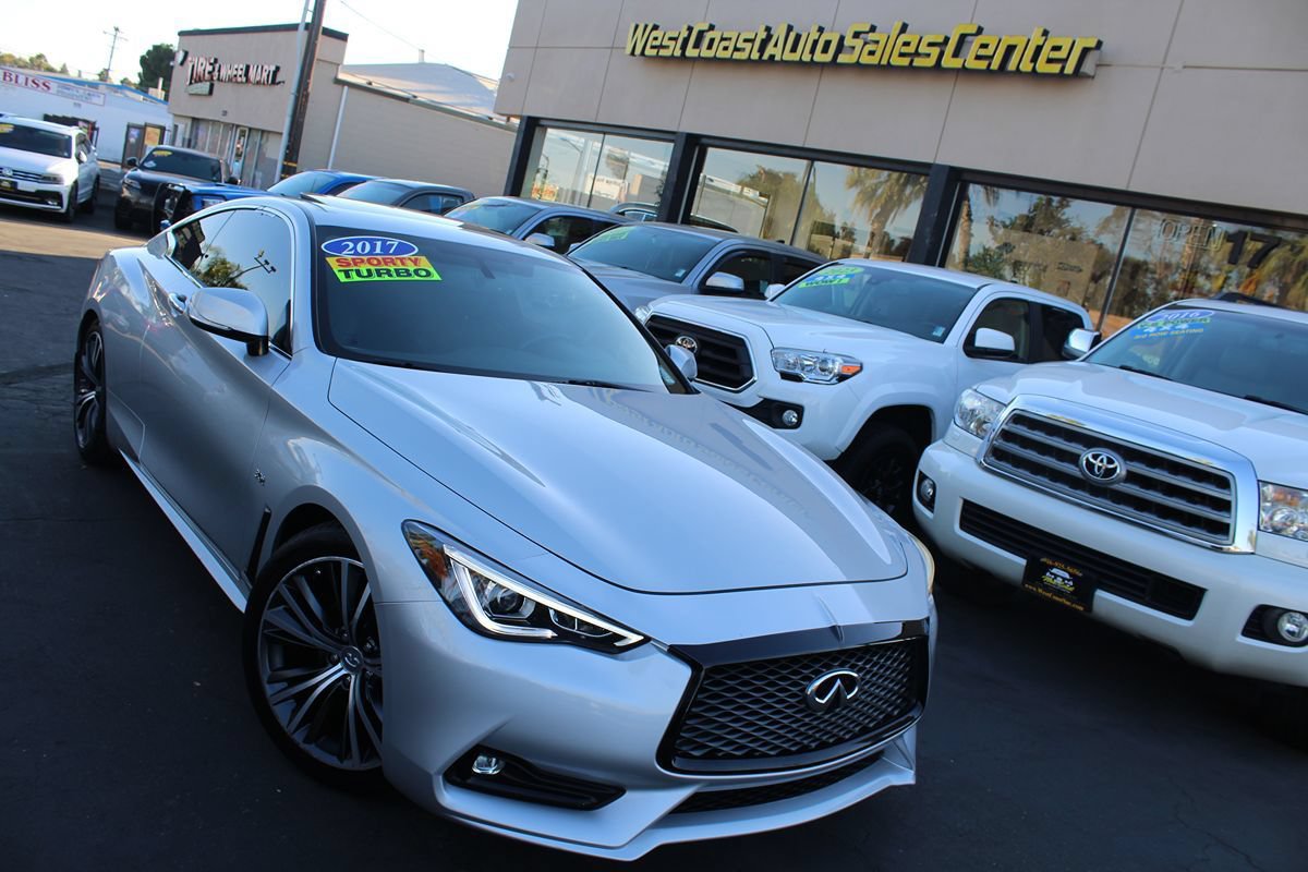 Used 2017 INFINITI Q60 3.0t w/ Premium Plus Package 3.0T RWD image 31