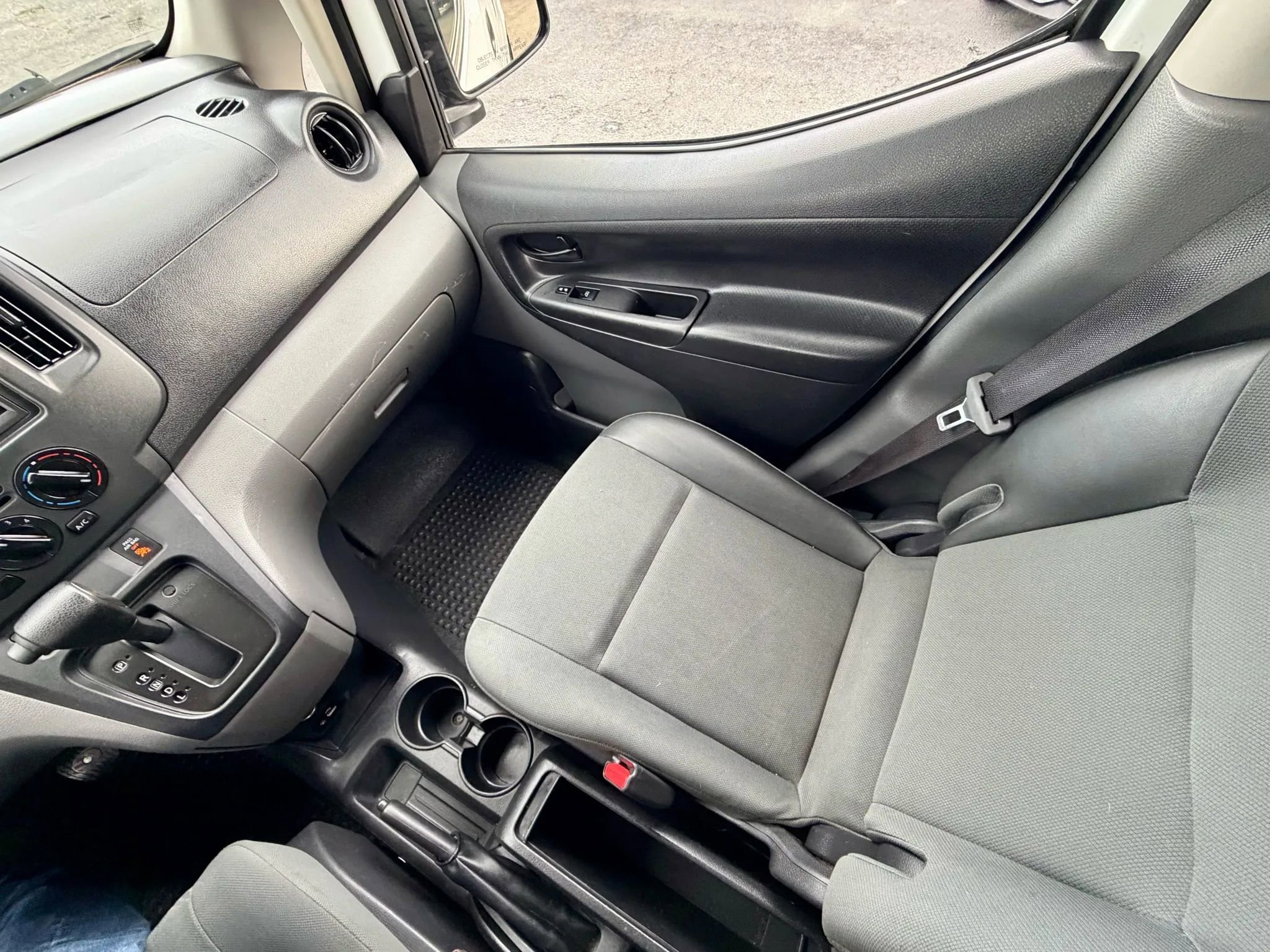 Used 2020 Nissan NV200 S FWD image 26