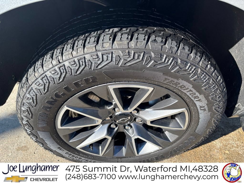 Used 2024 Chevrolet Tahoe Z71 w/ Luxury Package AWD/4WD image 10
