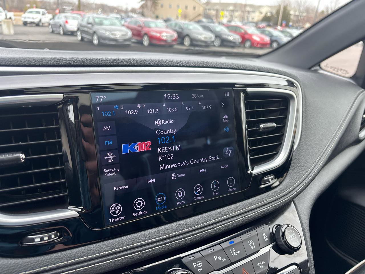Used 2018 Chrysler Pacifica Limited w/ Advanced Safetytec Group image 21