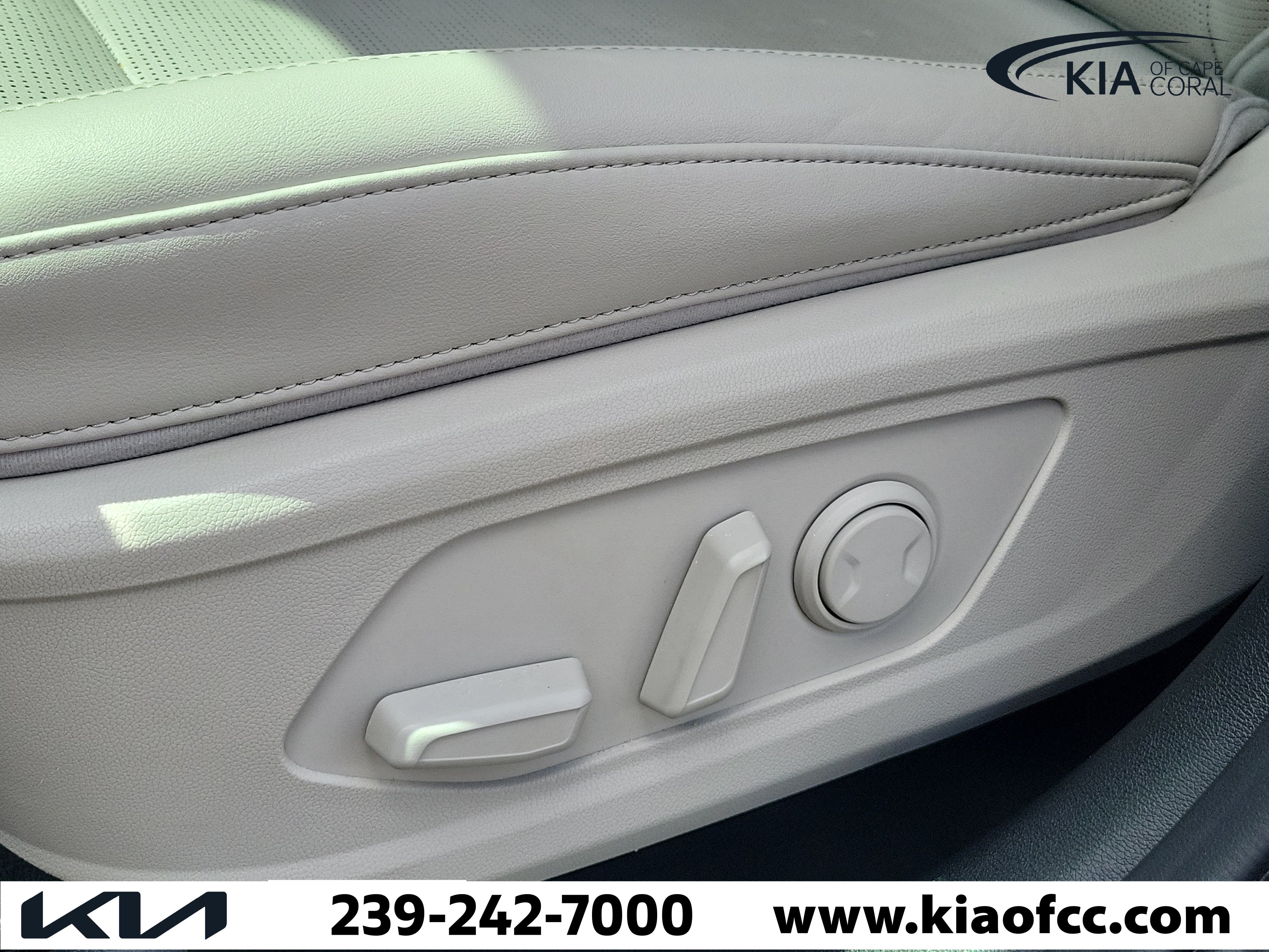 Certified 2024 Kia Sorento SX FWD image 22