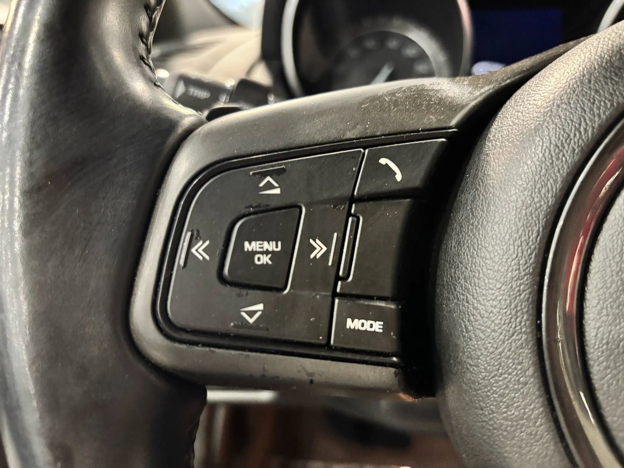 Used 2014 Jaguar F-TYPE Convertible image 17