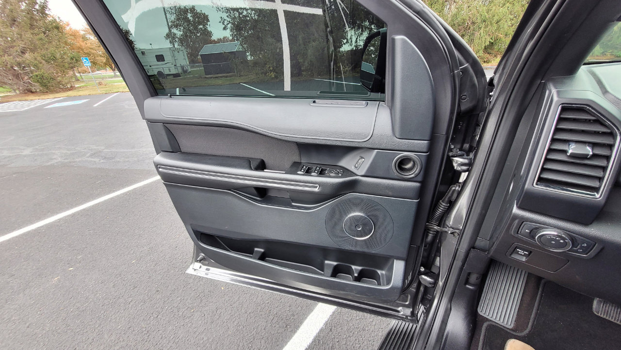 Used 2020 Ford Expedition XL image 10