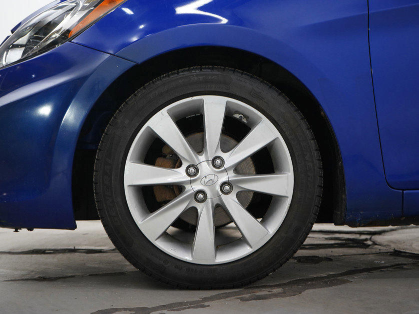 Used 2013 Hyundai Accent GLS w/ Premium Pkg FWD image 26