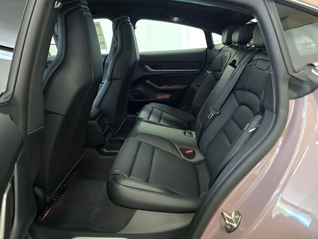New 2025 Porsche Taycan image 18