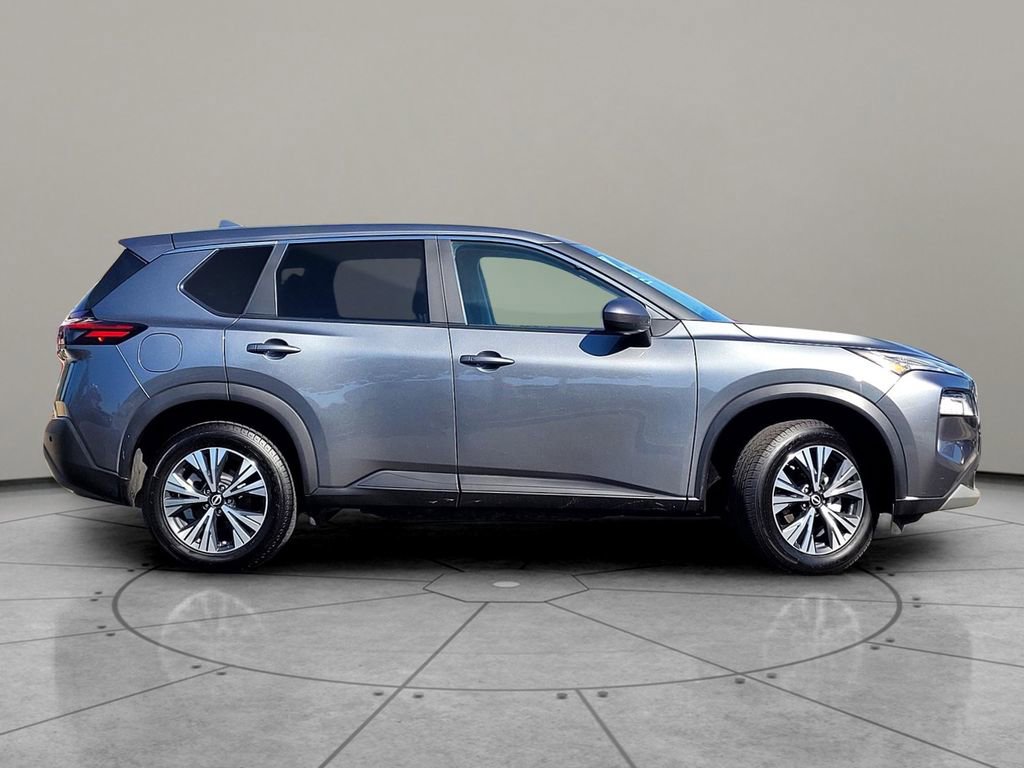 Used 2023 Nissan Rogue SV image 4