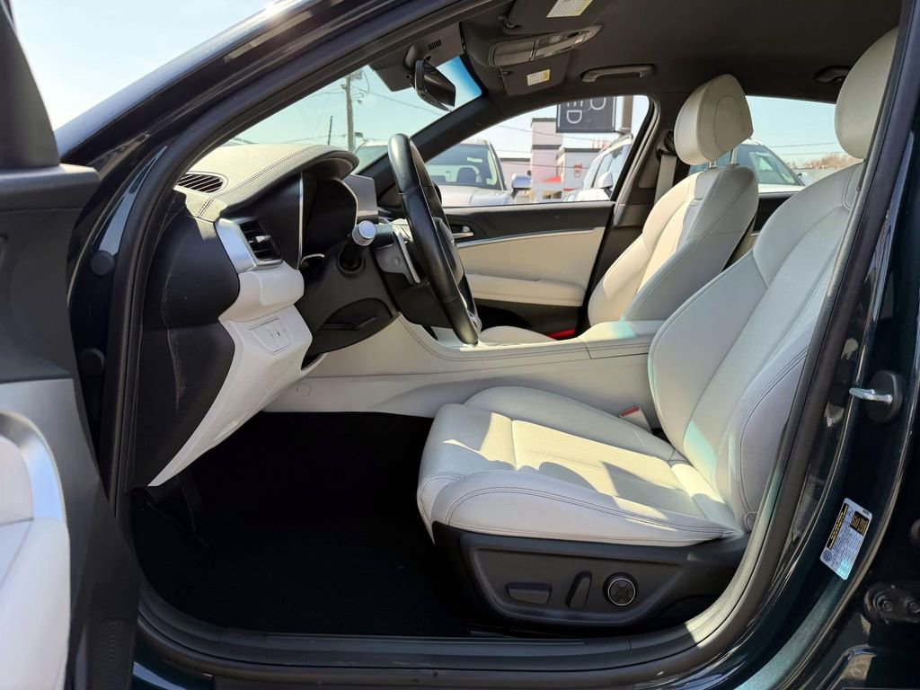 Certified 2024 Genesis G70 2.5T image 10