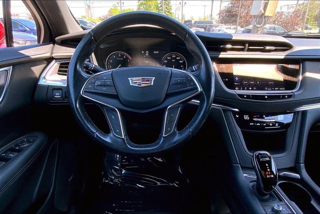 Used 2021 Cadillac XT5 Luxury w/ LPO, Floor Liner Package AWD/4WD image 4