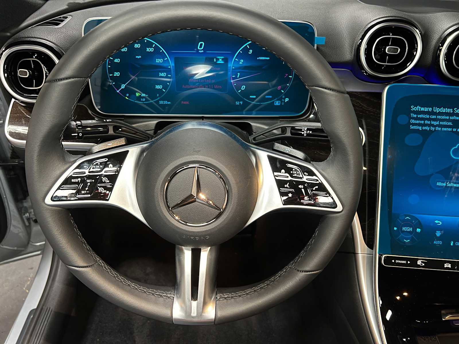 Used 2025 Mercedes-Benz C 300 4MATIC Sedan image 29