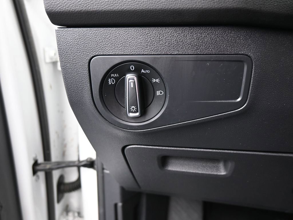 Used 2019 Volkswagen Tiguan SEL image 33