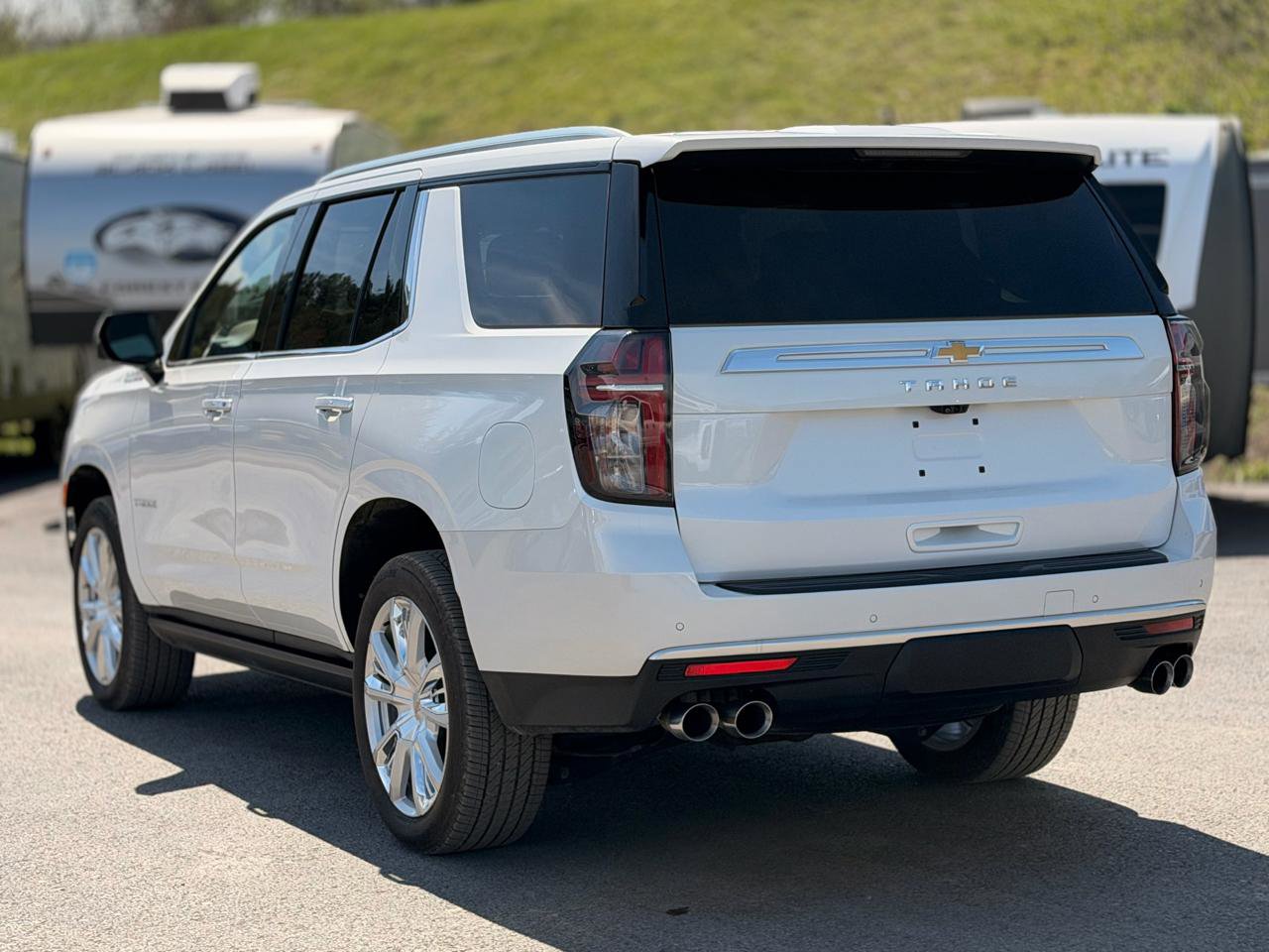 Used 2024 Chevrolet Tahoe High Country AWD/4WD image 7