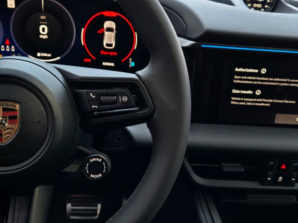 New 2025 Porsche Macan 4S Electric image 22