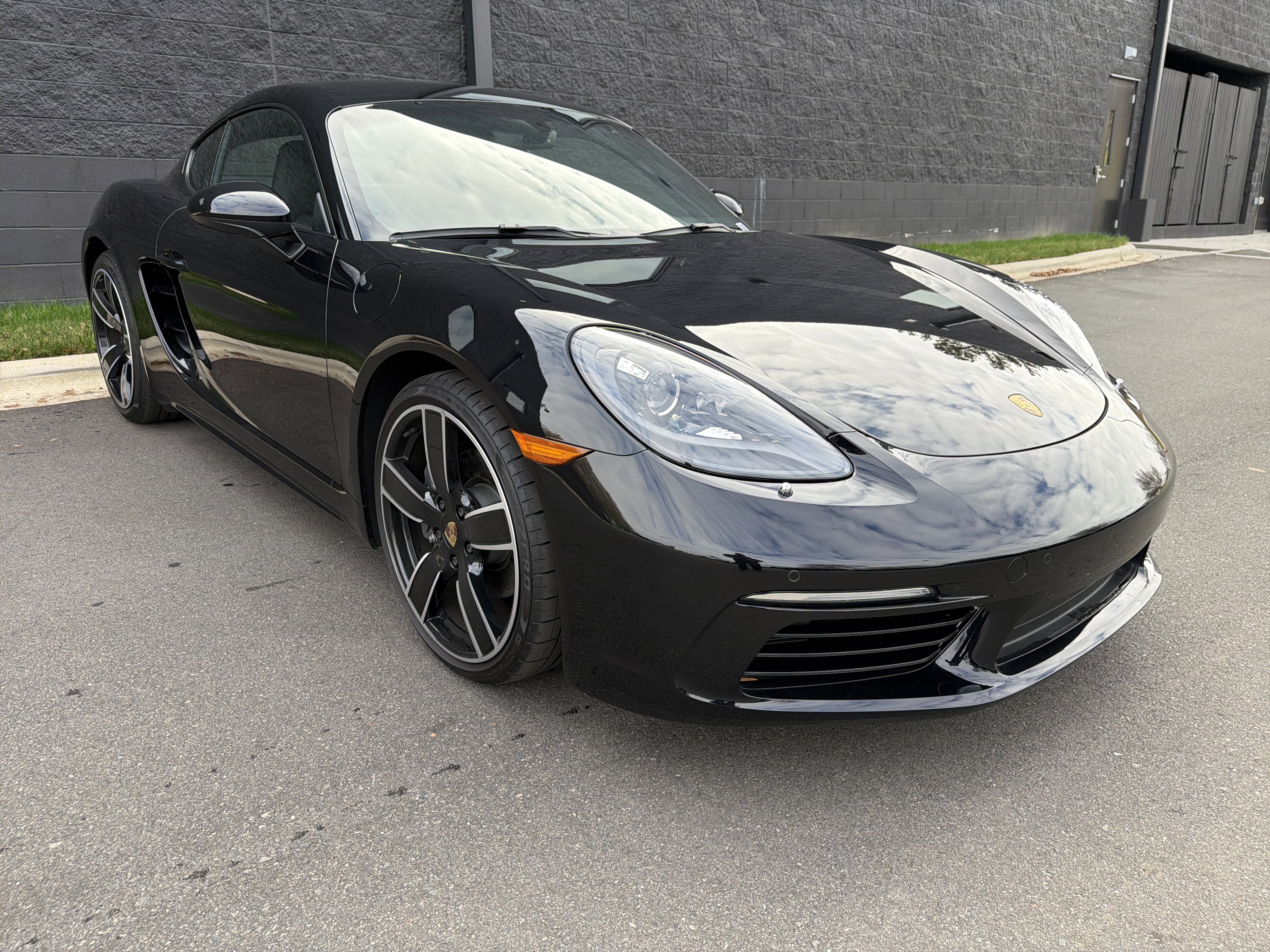 Certified 2025 Porsche 718 Cayman image 9