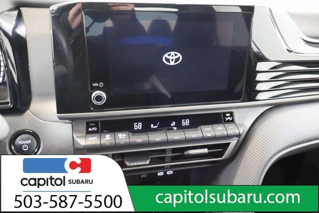 Used 2025 Toyota Camry SE image 21