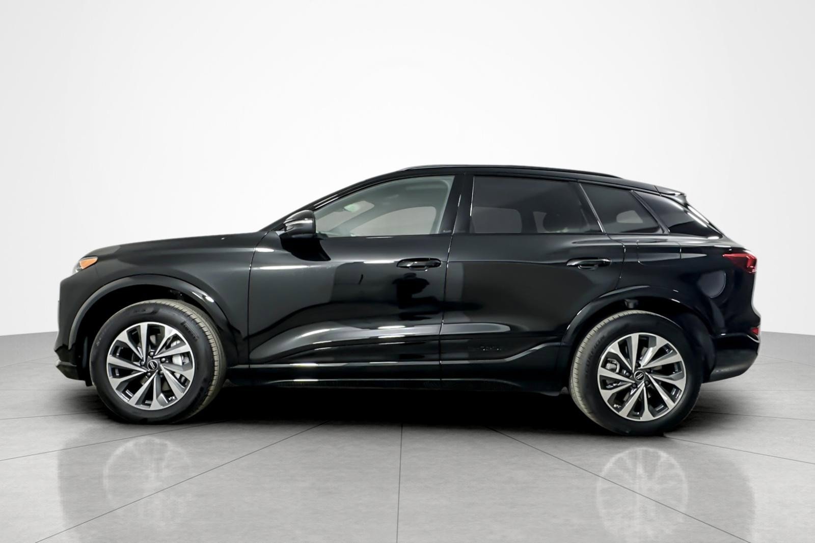 New 2027 Audi Q6 e-tron Premium AWD/4WD image 3