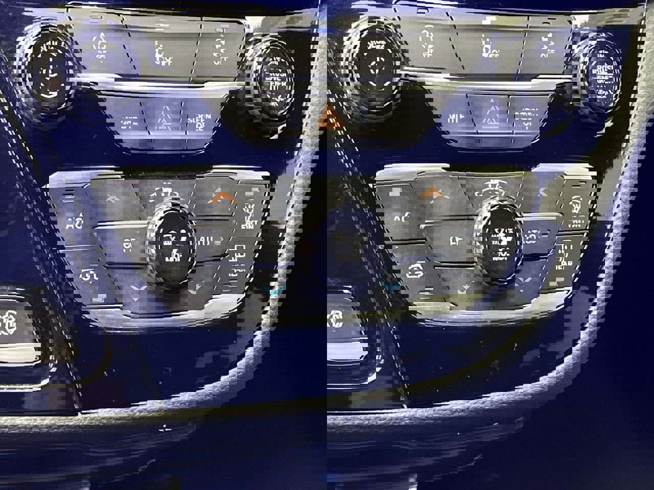 Used 2022 Chrysler Pacifica Touring AWD/4WD image 21