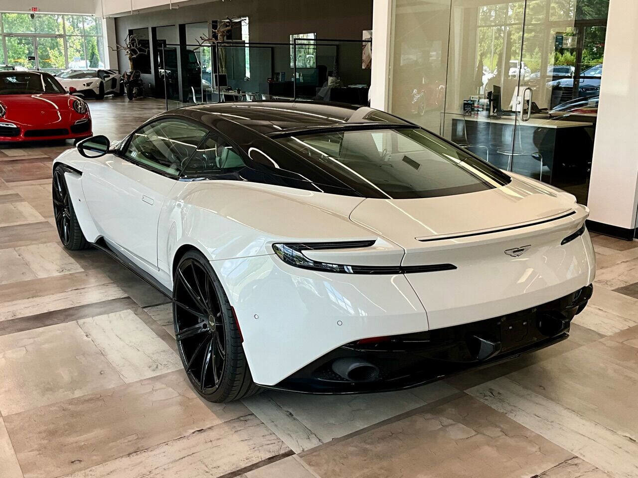 Used 2018 Aston Martin DB11 V12 image 14