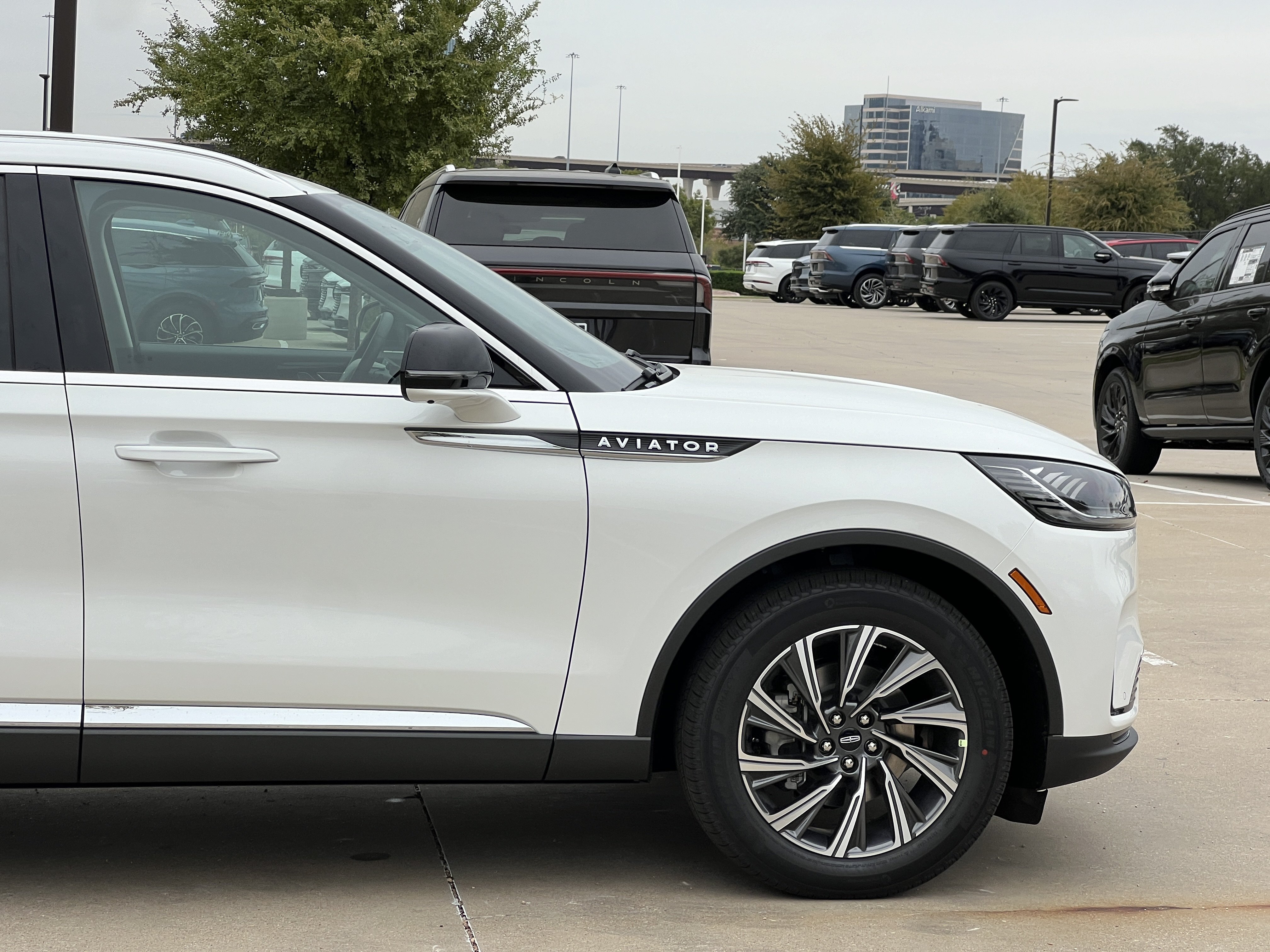 New 2027 Lincoln Aviator 2WD image 12