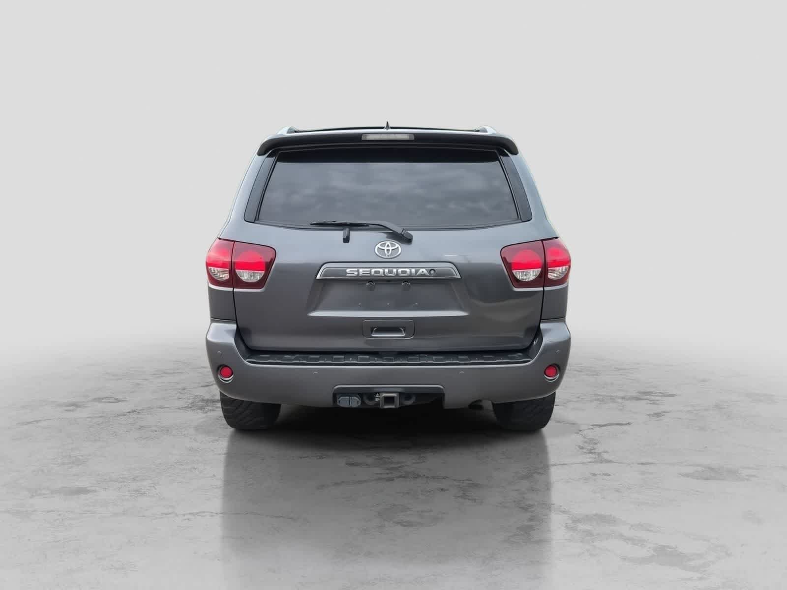 Used 2019 Toyota Sequoia SR5 AWD/4WD image 7