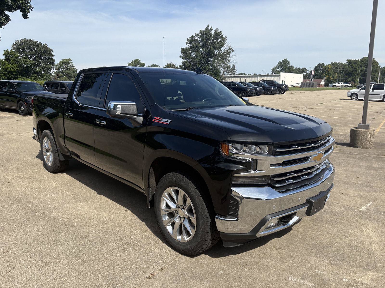 Used 2021 Chevrolet Silverado 1500 LTZ w/ Z71 Off-Road Package AWD/4WD image 2