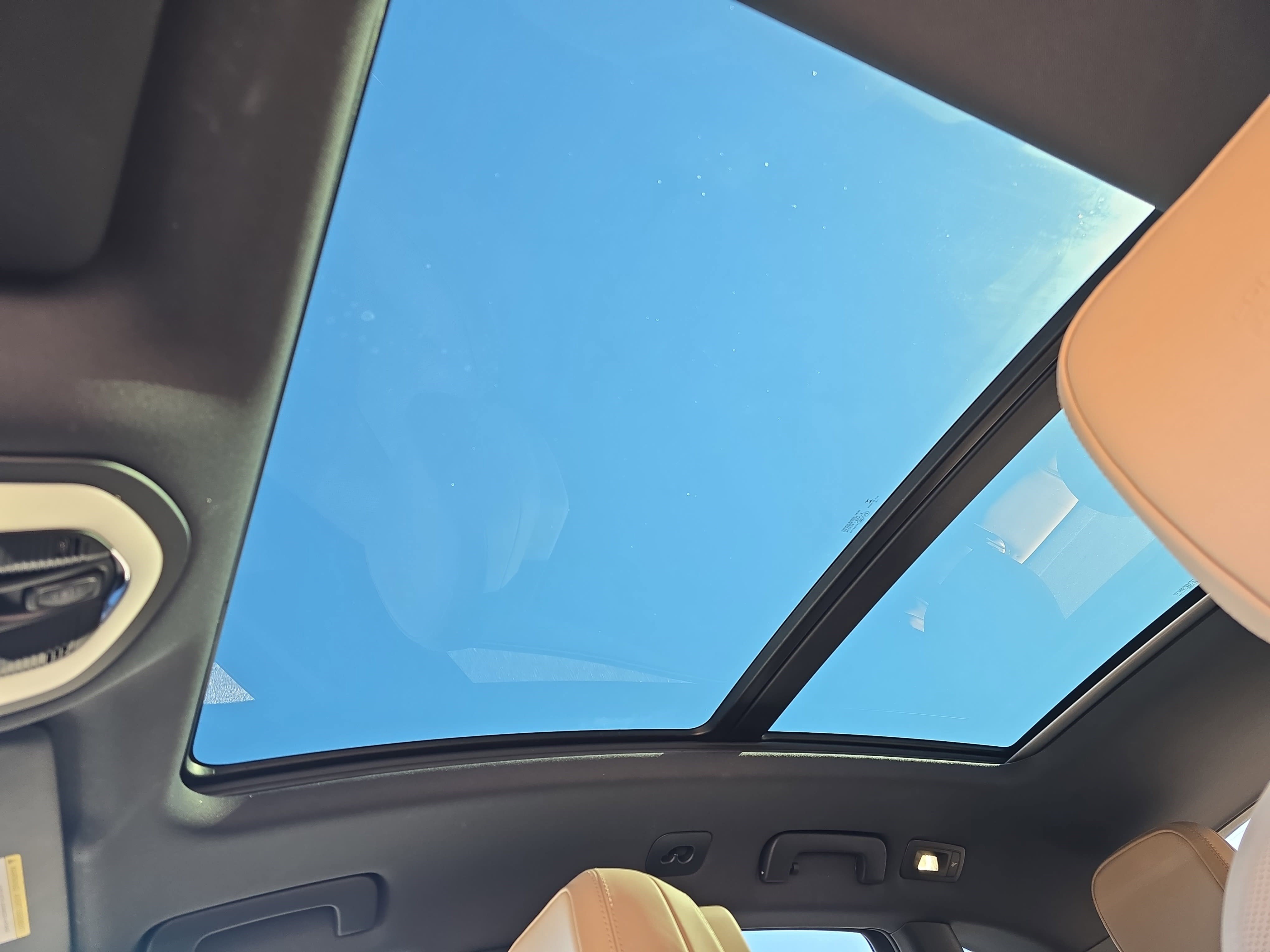 Used 2022 Porsche Macan Base image 28