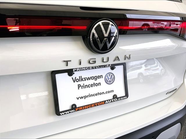 Certified 2025 Volkswagen Tiguan S w/ 18" Wheel Package image 8