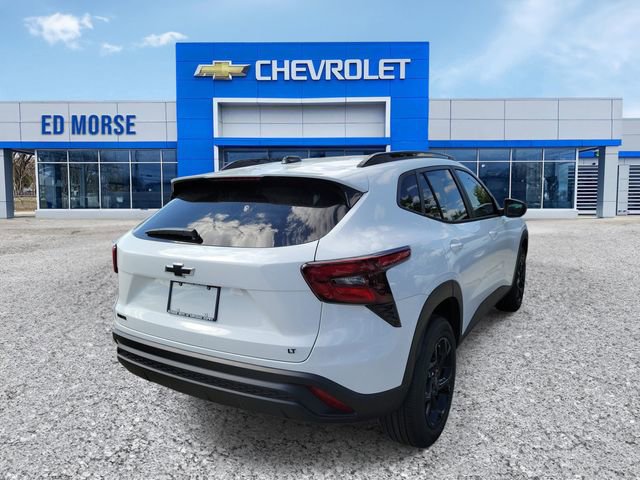 New 2026 Chevrolet Trax LT w/ Midnight Edition FWD image 3