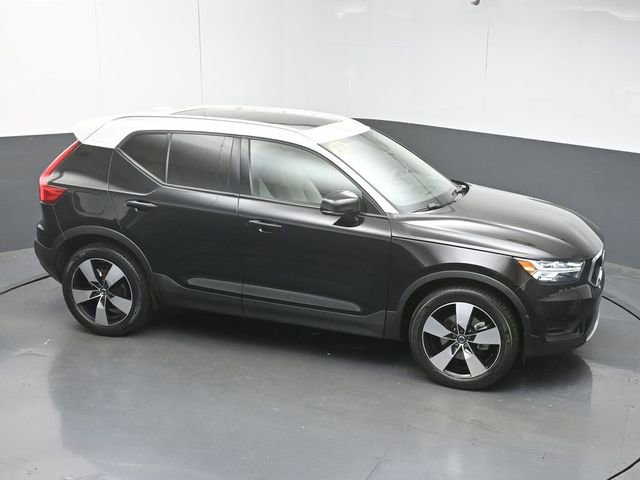 Used 2020 Volvo XC40 T5 Momentum w/ Premium Package image 42