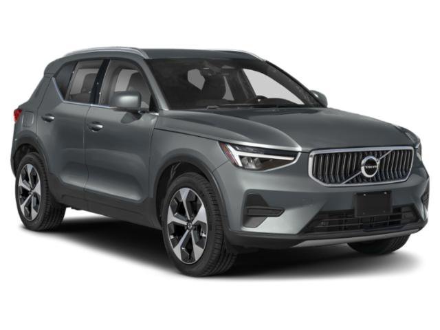 Used 2024 Volvo XC40 B5 Plus image 8