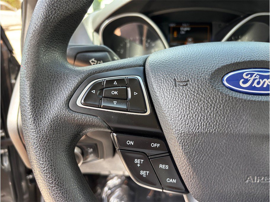 Used 2017 Ford Focus SE FWD image 19